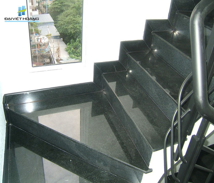Đá ốp cầu thang đẹp
