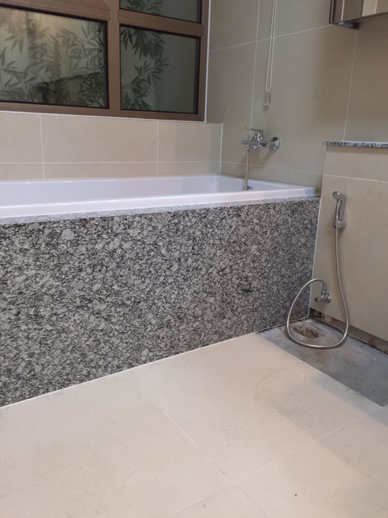 Granite Trắng mắt rồng ốp bồn tắm