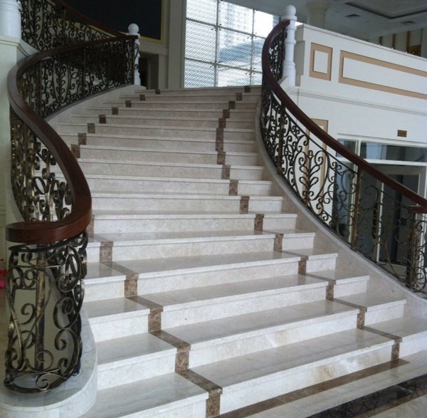 nên chọn đá ốp lát cầu thang loại nào
